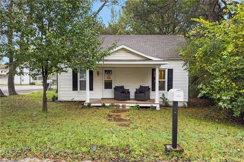 Photo of 302 McKnight Avenue, West Fork, AR 72774 (MLS # 1326852)