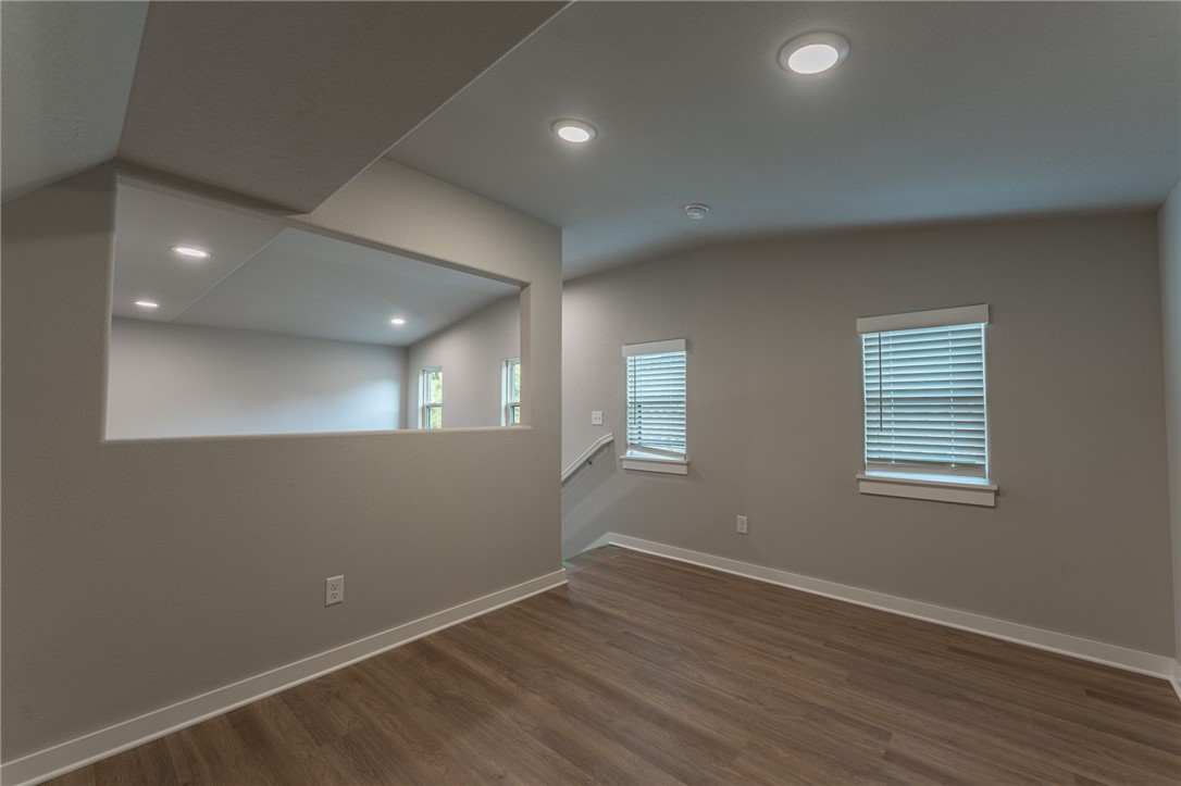 Van Buren Avenue Residences - Residential