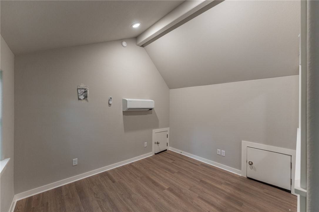 Van Buren Avenue Residences - Residential
