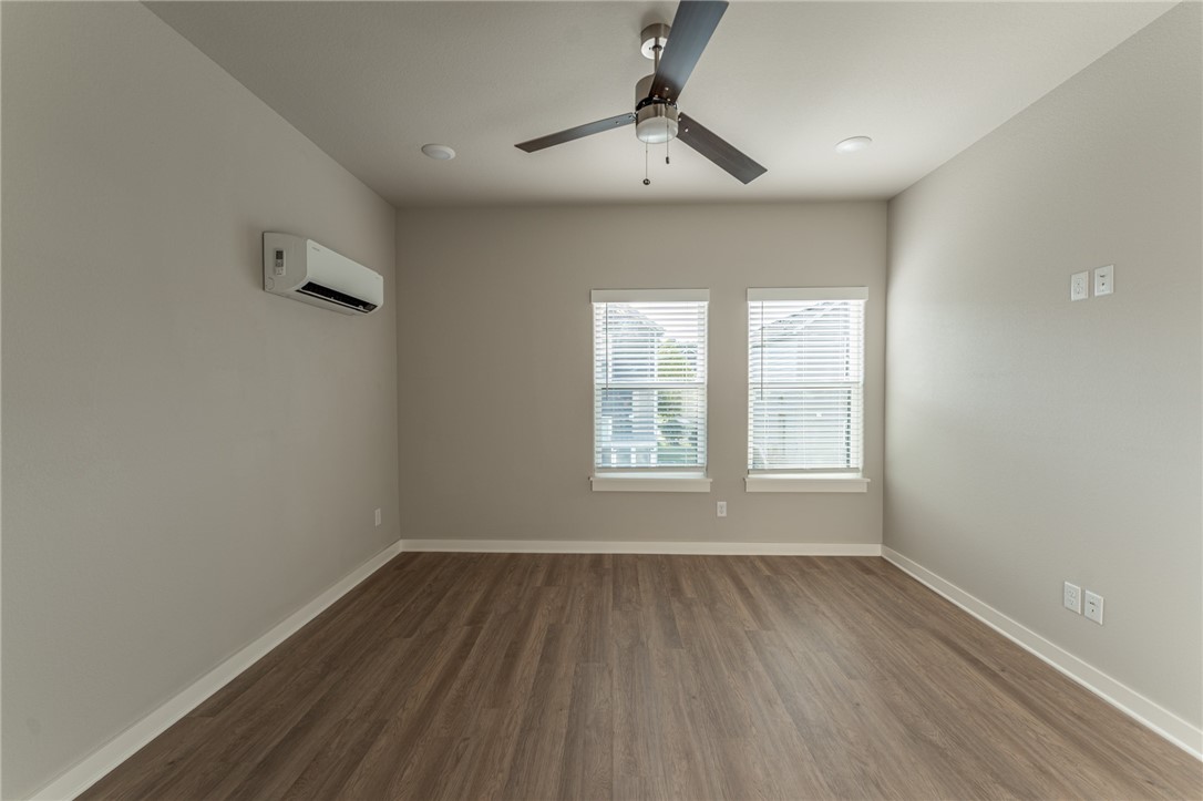 Van Buren Avenue Residences - Residential