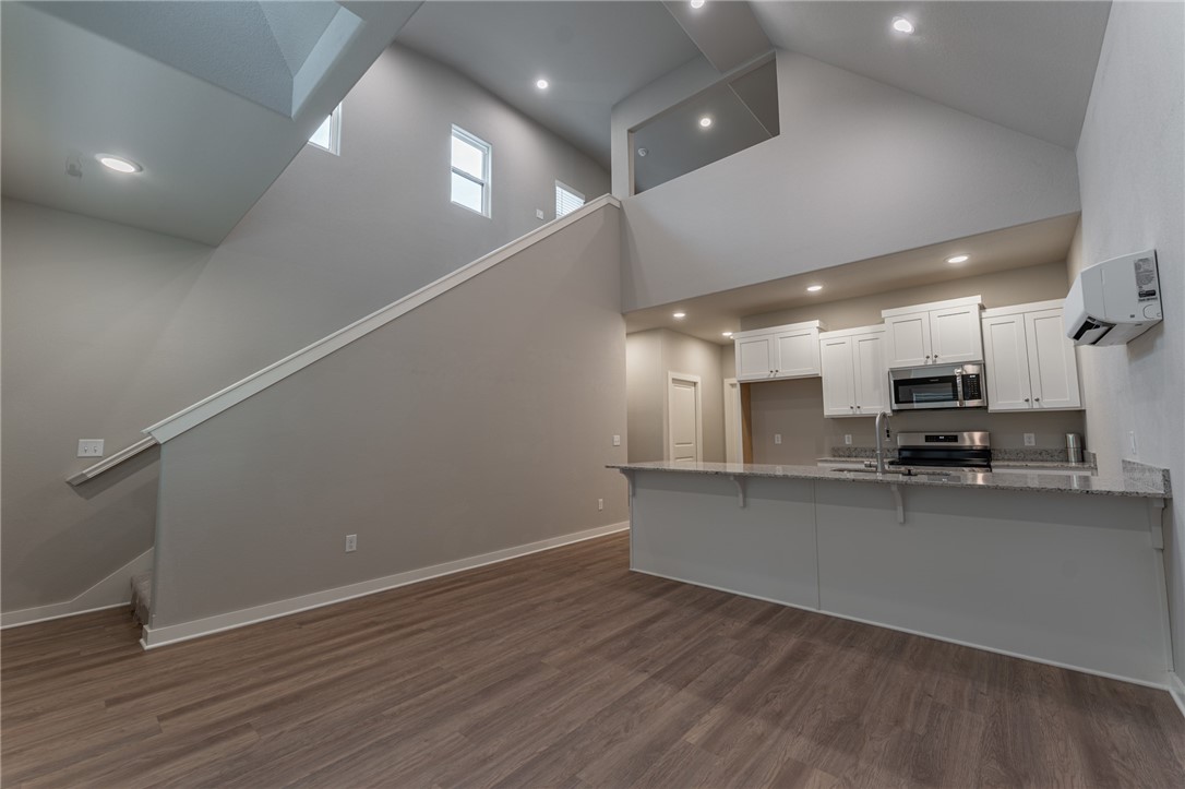 Van Buren Avenue Residences - Residential