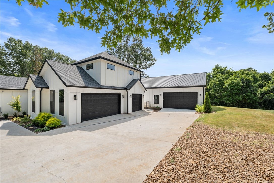 3335 Barrington Road