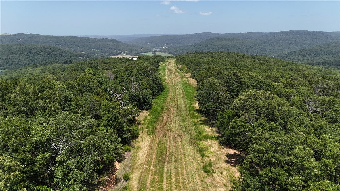 Photo 1 of 18 — 001 Madison 3202, Huntsville, AR 72740