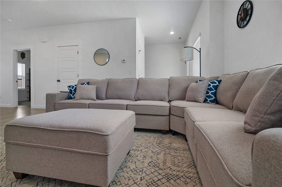 FEATHERSTON VILLAGE PH 1-CENTERTON - Residential Lease