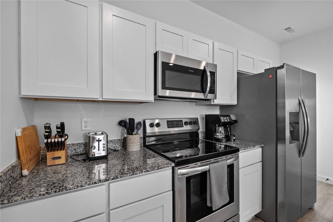 FEATHERSTON VILLAGE PH 1-CENTERTON - Residential Lease