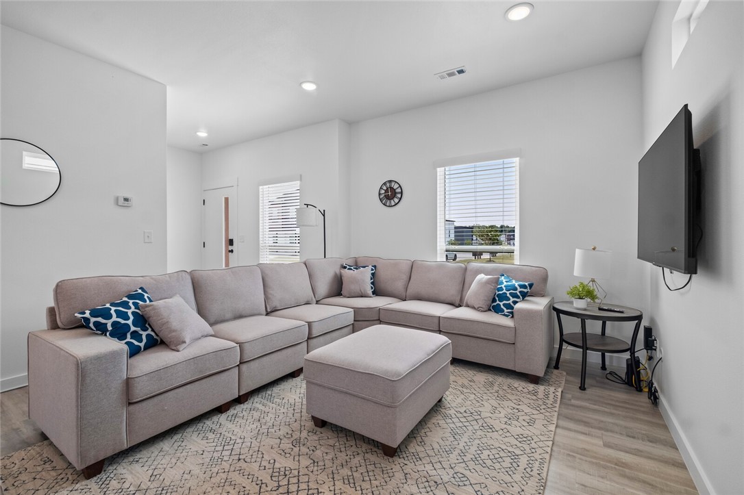 FEATHERSTON VILLAGE PH 1-CENTERTON - Residential Lease