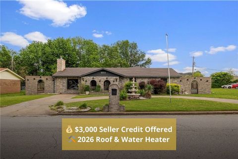 Photo of 603 Thomas Boulevard, Springdale, AR 72762 (MLS # 1336969)