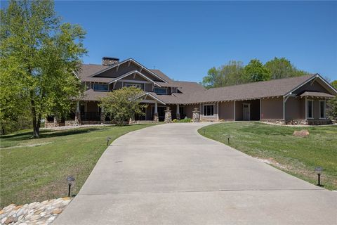 Single Family Residence in Fayetteville AR 631 Winding Spring Drive 4.jpg