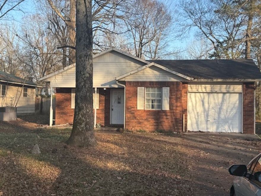 Excellent opportunity right in the heart of Dover with this 3 bed 2 bath brick home. Great location near shooping, schools and city park! Comes with an attached one car garage and 1085+/- sft(per tax records). Also includes a storage shed for your garden tools and toys and spacious backyard for the kids and pets. Don't miss this opportunity, call for your private shwoing today!