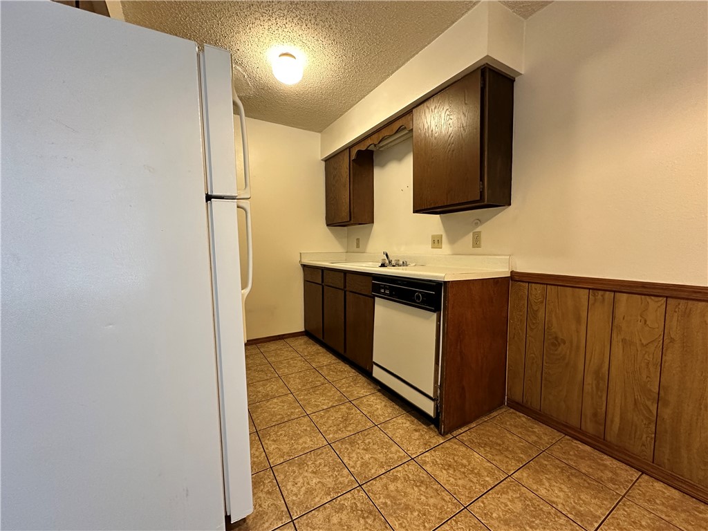 Sunset Manor Ph 2 Rogers - Residential