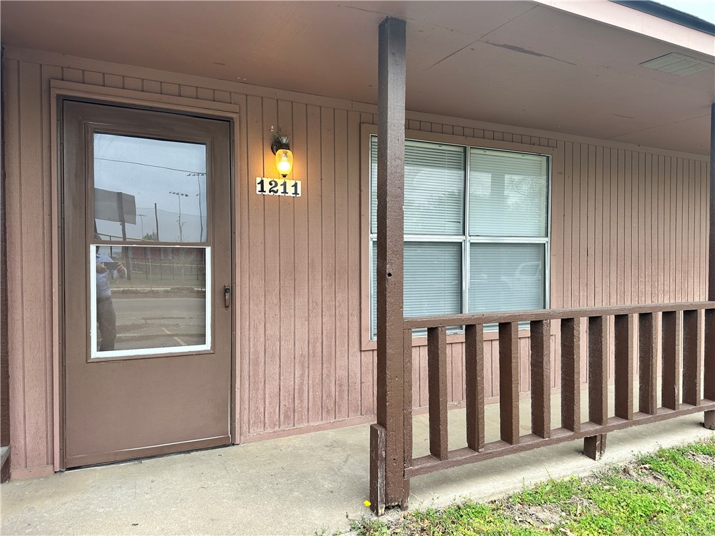 Fantastic opportunity in downtown Rogers! This 20 unit gem has multiple updates to most units including new HVAC's and roofing! No showings without accepted offer.