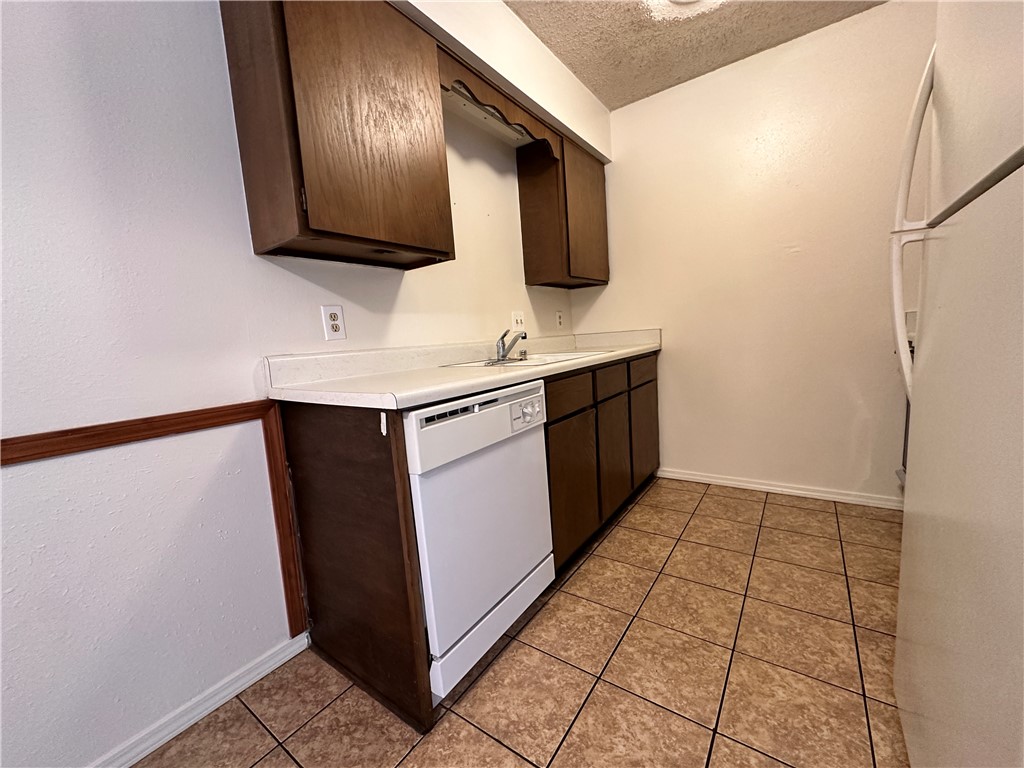 Sunset Manor Ph 2 Rogers - Residential