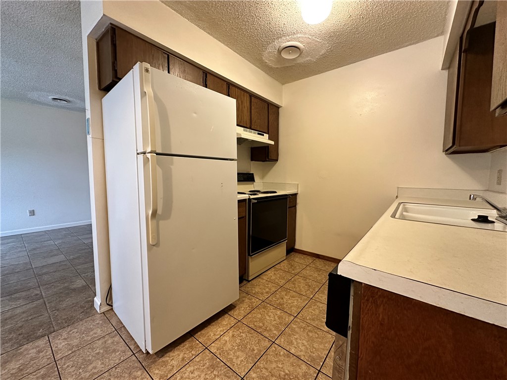 Sunset Manor Ph 2 Rogers - Residential
