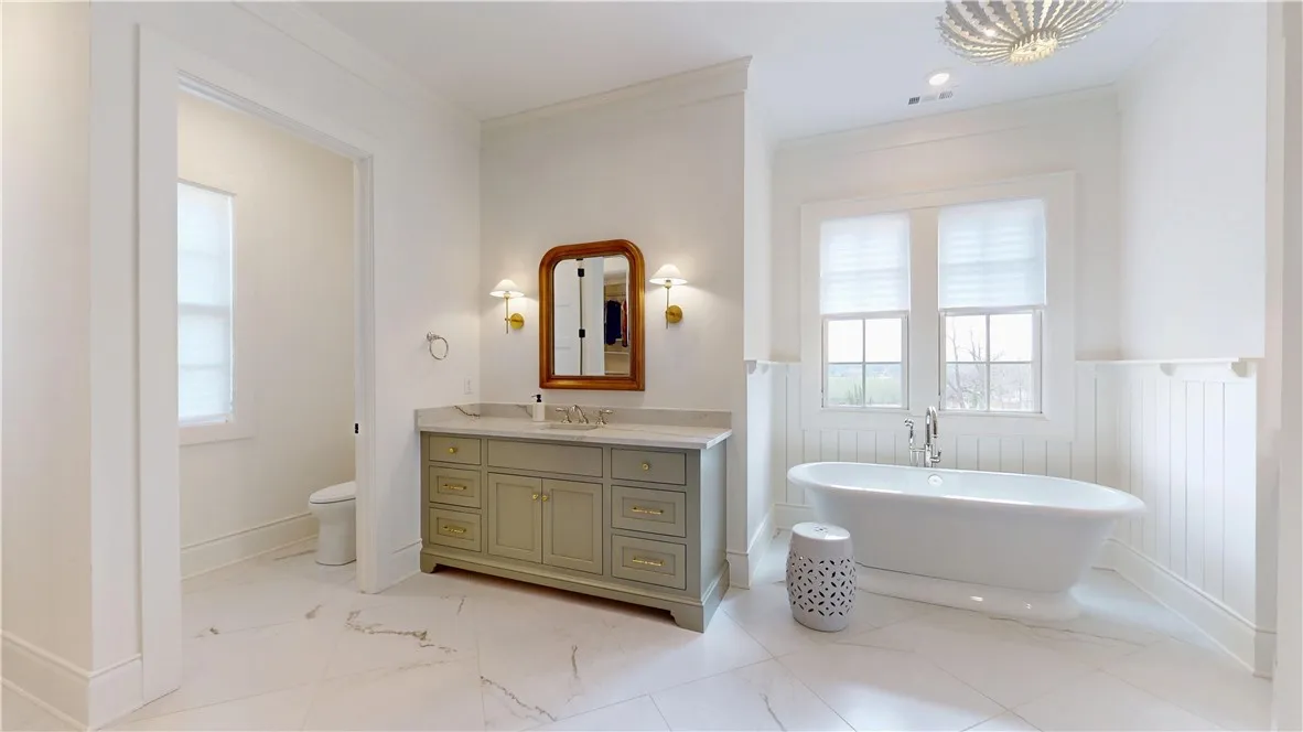 Bentonville, Arkansas 72713, United States, 4 Bedrooms Bedrooms, ,5 BathroomsBathrooms,Residential,Active,95595