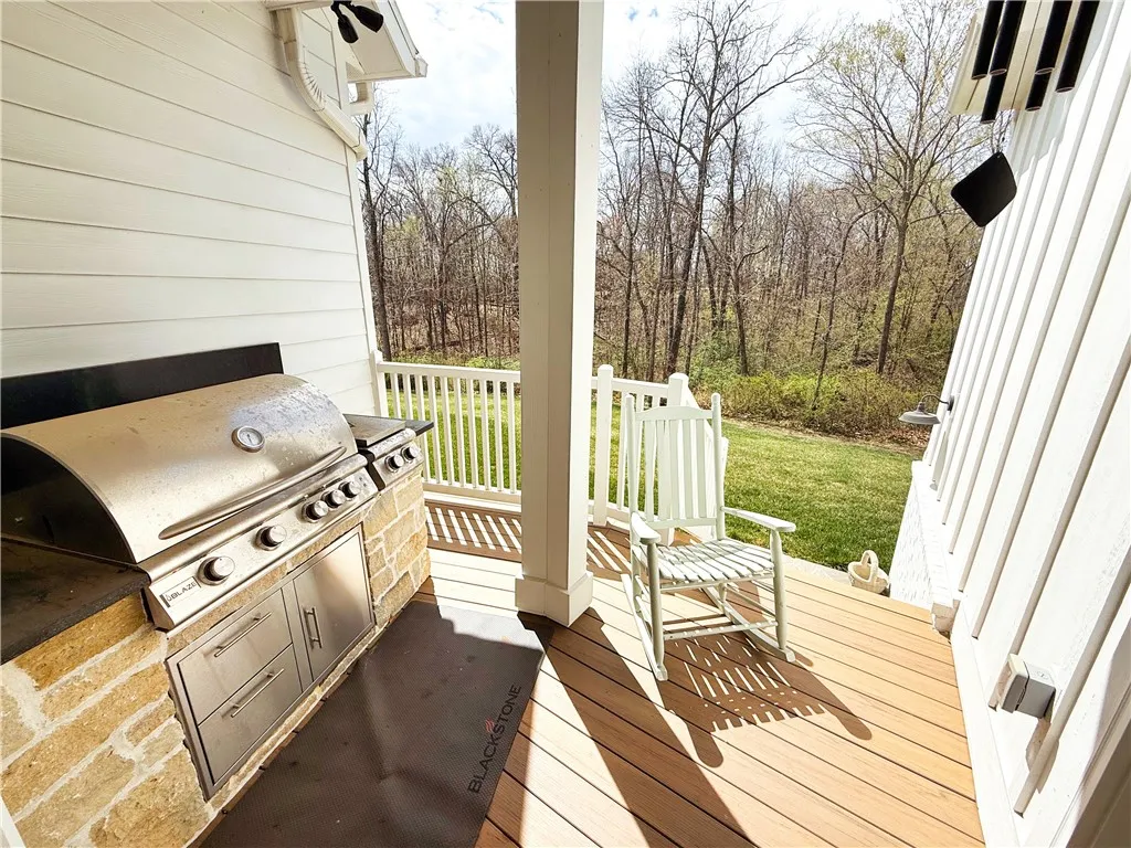 Bentonville, Arkansas 72713, United States, 4 Bedrooms Bedrooms, ,5 BathroomsBathrooms,Residential,Active,95595