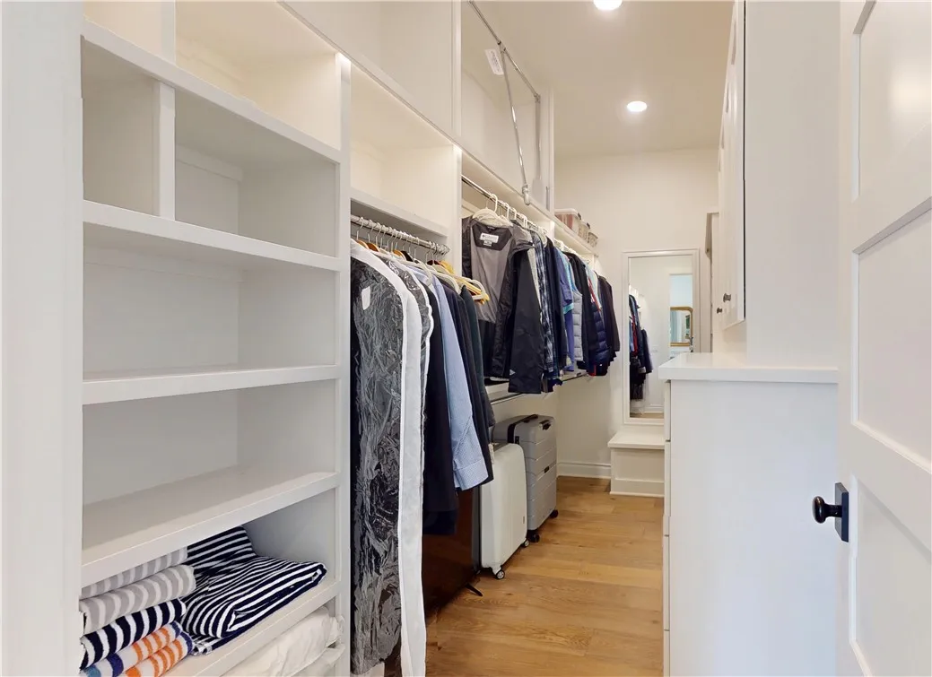 Bentonville, Arkansas 72713, United States, 4 Bedrooms Bedrooms, ,5 BathroomsBathrooms,Residential,Active,95595