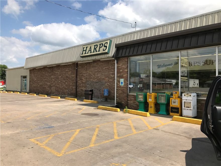 Excellent location right in the center of Green Forest on Main St. E/Hwy 62! Formerly Harp’s Grocery Store, and now available for your new commercial use. A growing community just waiting for your business venture to take off in…Over 60 parking spaces. MAJOR traffic road frontage count! Call me today to make an appointment to see this wonderful space right next to the square!!!
Directions: Located at 309 Main St. E. (also known as State Hwy 62) in central Green Forest, AR.