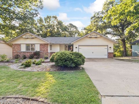 Photo of 22 Tavistock Drive, Bella Vista, AR 72714 (MLS # 1331684)