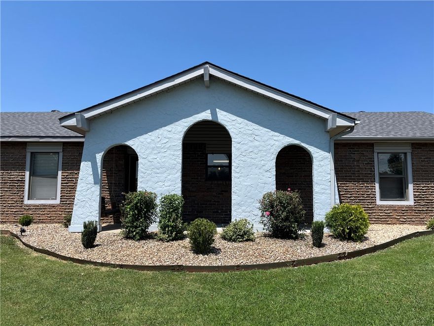 Welcome to this gorgeous 2894sqft, 6 bed 3 bath home, featuring duel living, with two kitchens and living spaces! Perfect for blended or extended family, or could be used as a rental apartment for extra income. Located in the heart of Rogers, close to schools and shopping and everything else. Main living area is designed w/an open concept layout, creating a seamless connection between the kitchen, dining area, & living room.
Newly renovated kitchen has plenty of storage, ample counterspace, updated appliances,and granite countertops. Additionally, this home has a recently renovated sunroom, allowing you to bask in natural light while enjoying the comfort of indoor living. There is a new roof, flooring, paint, insulation, fixtures, and crown molding, all in 2024. Schedule a showing today!