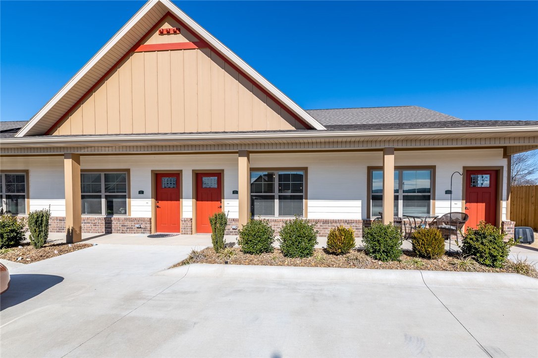 Prairie Grove Outlots - Residential Lease
