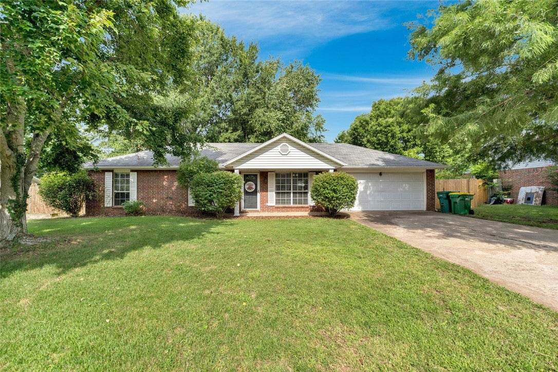 Photo 1 of 17 — 227 N Samuel Place, Farmington, AR 72730
