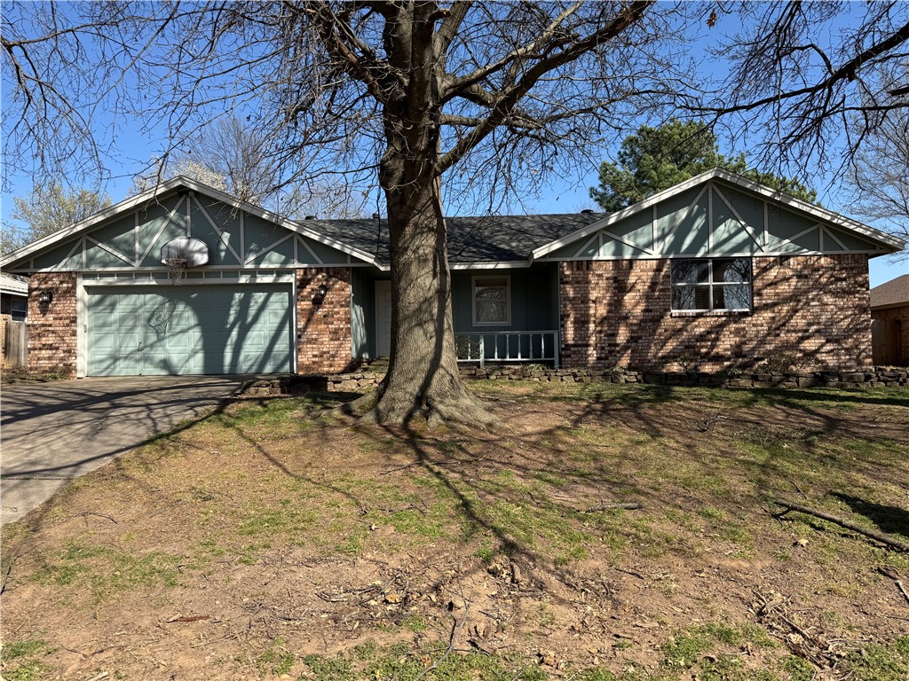 House well insulated with 6in exterior walls with brick veneer on all around. HVAC replaced 5 years ago, fence replaced 3 years ago, 30 year architectural roof 3 years old. One block to Tyson Park, easy access to I-49, 3 blocks to Arkansas Children's Hospital and Arvest Ballpark. Fire Station nearby.