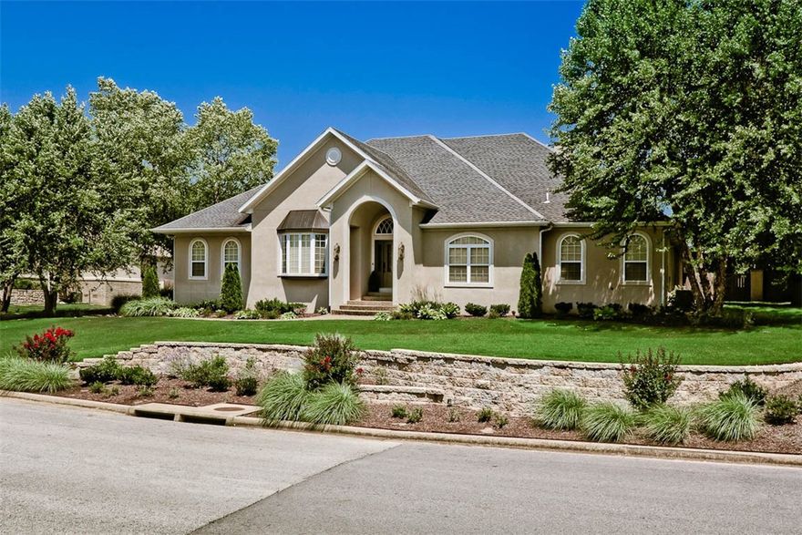 Stunning Pinnacle CC home offering the perfect floorplan!  In 2015 an addition was added & the home was totally remodeled by David Harris.  Heated, gunite pool added in 2015.  Open plan with 4000 sq.ft. on the main level.  All the bedrooms on the main level feature their own private bath.  Master suite features his & hers ensuite bathrooms.  Other amenities: 5 zone Sonos sound system, quartz countertops, handscraped hardwood floors, soft close drawers, designer light fixtures, age of all AC units is 3 yrs