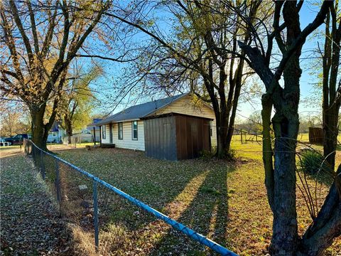 Single Family Residence in Springdale AR 652 Summers Road 2.jpg