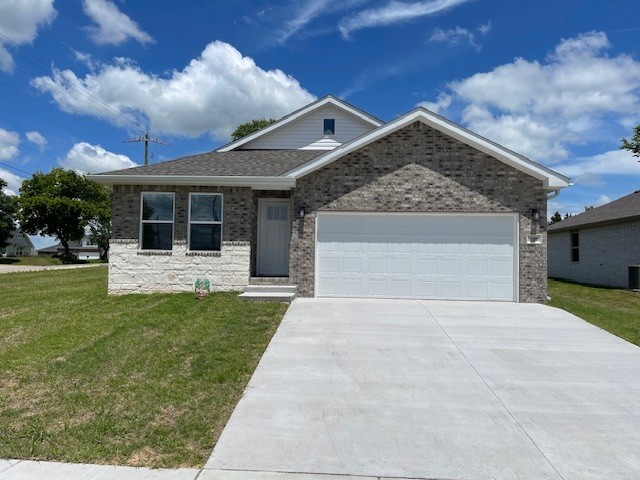 Brand-new 4-bedroom home in Prairie Grove’s Wagnon Springs community! Enjoy an open-concept layout with natural light, spacious kitchen, walk-in closet, dedicated laundry, and a newly added privacy fence. Close to Prairie Grove Schools, Battlefield State Park, shops, and parks with easy access to Fayetteville. **$250 non-refundable pet fee per pet + $20/month pet rent. Only 1 small dog allowed.**