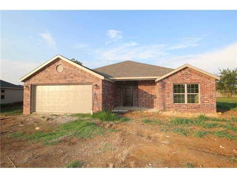 NEW CONSTRUCTION!! 3 BR 2 BA Brick/Siding. OPEN plan! Multiple Energy Savings features to reduce Cost of Ownership by up to 35%. Granite countertops Cultured marble in bath. Jetted tub in Master Bath. Ceramic Tile/carpet. Cellulose Insulation, 30 yr, PICK COLORS FROM BUILDER'S SELECTIONS!! 100% Financing Available NO Money Down Eligible, Extra large fenced lot, crown mouldings & extended concrete patio!!!