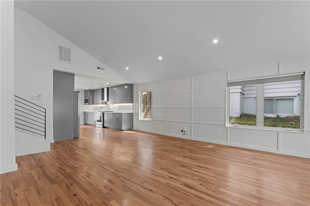 524 W Adams Street