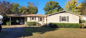Yes you read it right! FOUR BEDROOMS!!! This is a great size house that is ready to move into. With 4 bedrooms and 2 bathrooms, there is plentyof space for everyone! Large back deck to relax on. Large family room with built in cabinets/entertainment center. In city limits with fast speed fiberinternet is a plus! Schedule your showing now before this one is gone!