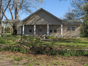 Minutes from the beautiful Petit Jean Mountain! 4.4 acres and great location with a peaceful setting.