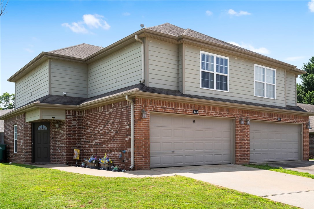 This beautifully updated townhouse is situated on a quiet corner lot in the desirable Copper Oaks subdivision. Recent renovations include new flooring throughout, fresh neutral paint, and modern light fixtures. The kitchen features sleek granite countertops and brand-new appliances, including a stove, microwave, and dishwasher. Both bathrooms have been remodeled with contemporary fixtures and finishes.Located just 1 mile from Walmart and only 4 miles from Osage Park, Coler Mountain Bike Preserve, and Downtown Bentonville, this home offers unparalleled access to shopping, dining, and recreation.Whether you're seeking a low-maintenance home base or a smart investment in a growing area, this property delivers. With its recent renovations, prime location, and thoughtful design, it's ready for you to move in and enjoy.Don't miss the opportunity to make this stunning townhouse your new home. Contact us to arrange a private tour and see all that this property has to offer.