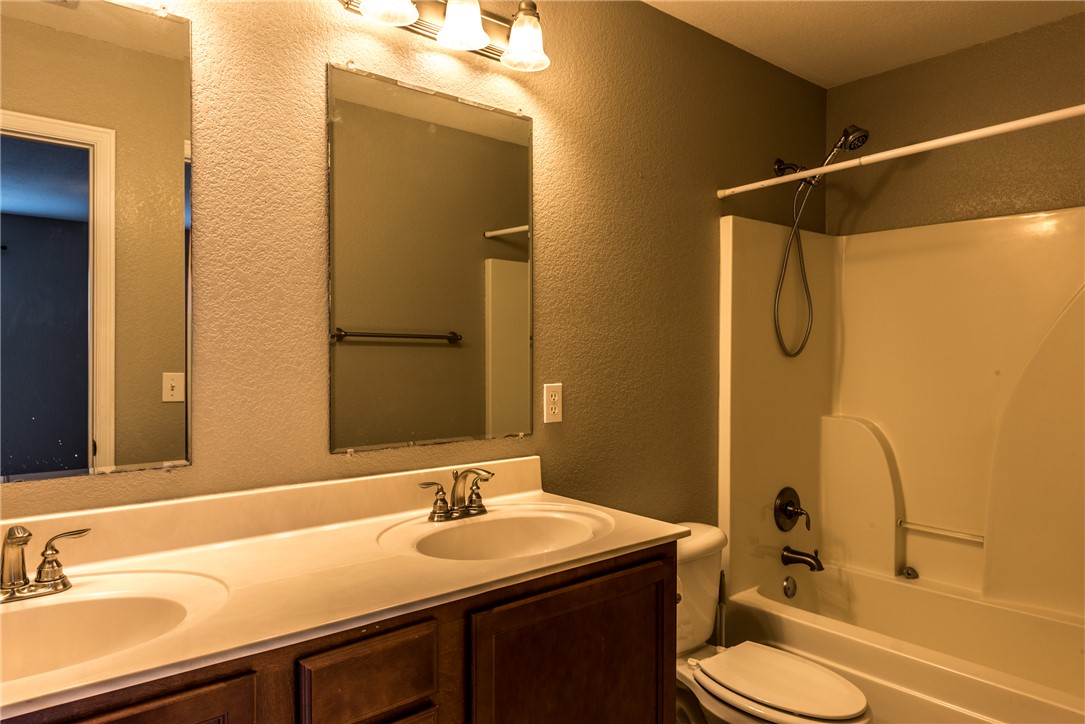 Commons At Walnut Crossing - Residential