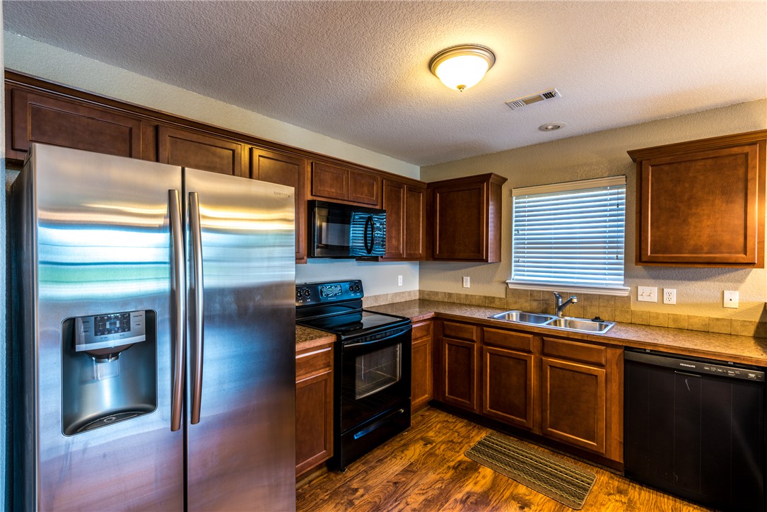 Commons At Walnut Crossing - Residential