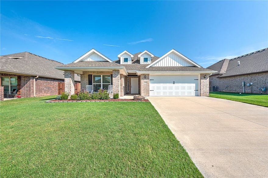 Welcome to this stunning home in the sought-after Pines at Orchard Park in Bentonville. Just minutes from Downtown, this home offers modern comfort and convenience with 4 bedrooms, 2 baths, and an open layout perfect for entertaining and everyday living.
Enjoy a spacious great room filled with natural light, a stylish kitchen with stainless appliances and a walk-in pantry. The primary suite features a large walk-in closet, dual vanities, and easy access to the laundry. Three additional bedrooms provide flexible space for guests, family, or office use.
The flat, fenced backyard includes a covered patio—great for relaxing outdoors. Additional features: upgraded flooring, energy-efficient systems, and a 2-car garage. Located close to top-rated schools, parks, and shopping, this move-in ready home blends quality, style, and location.
