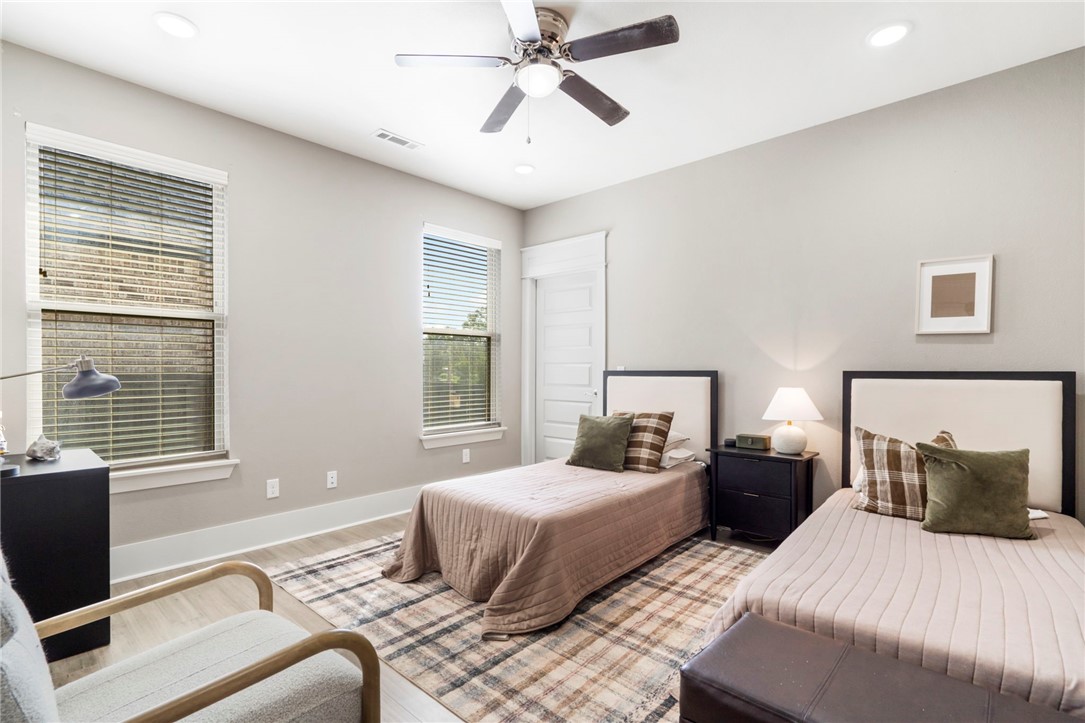 Oak Tree Centerton - Residential