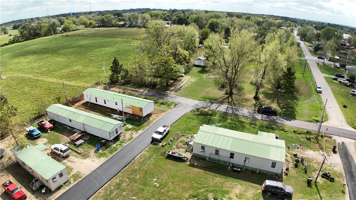 440, 470, 484 N Larmon