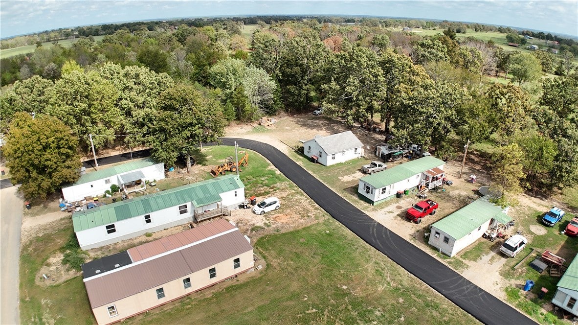 440, 470, 484 N Larmon