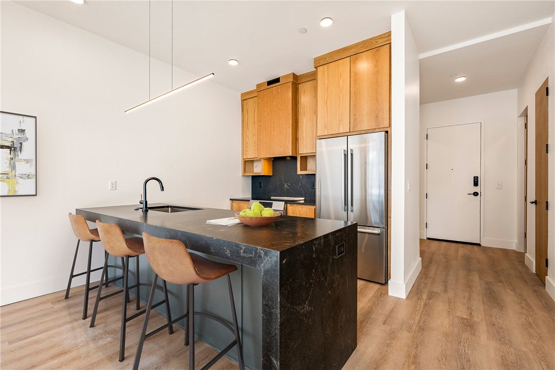 905 SE 4th Street 106