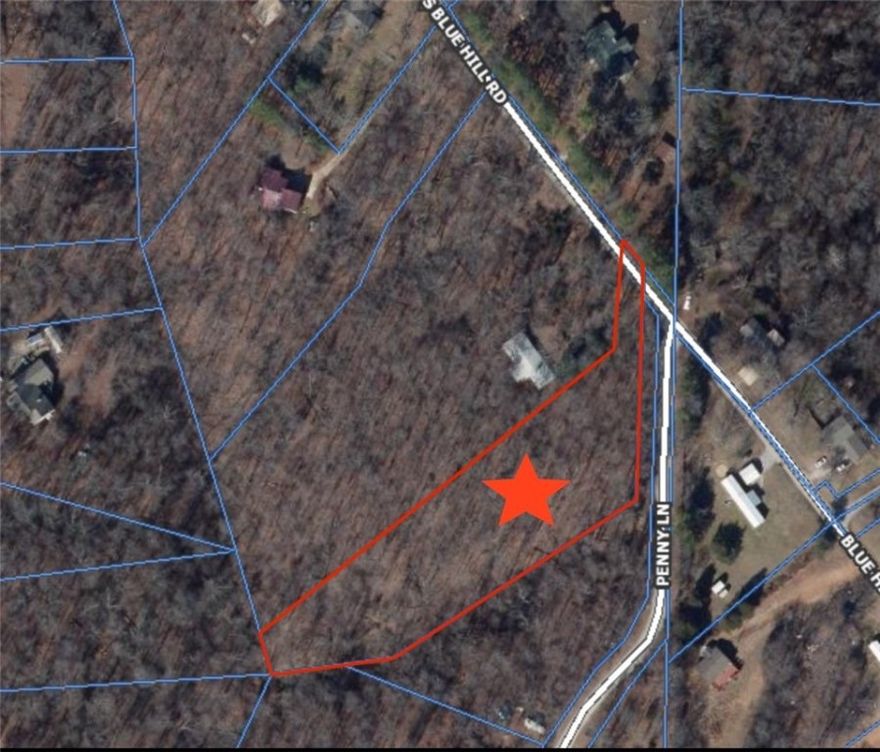 Discover the beauty and versatility this land has to offer! Nestled in the lively city of Rogers, it provides peace and tranquility without compromising the conveniences of modern living. Just 10 minutes from Downtown Rogers, 17 minutes from I-49, and less than 30 minutes from Downtown Bentonville, this location is perfect for your dream home. If you’re seeking a spacious plot to build your ideal residence, look no further!