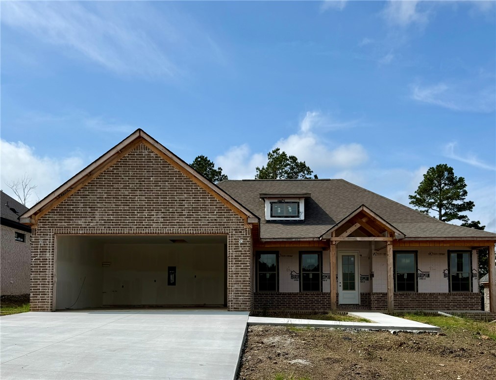 Photo 1 of 22 — 1309 Elk Horn Drive, Russellville, AR 72802