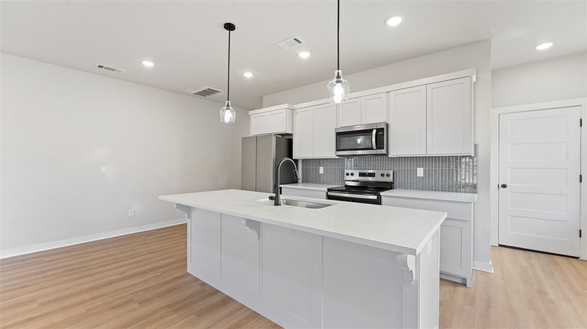Pea Ridge Pointe Townhomes - Residential Lease