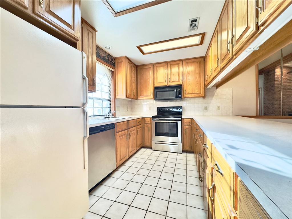 Royal Oaks Estates - Residential Lease