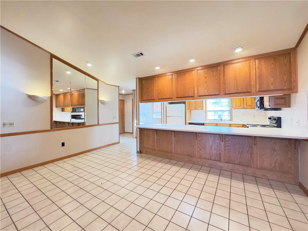 Royal Oaks Estates - Residential Lease