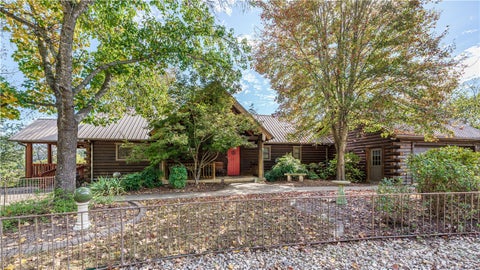Photo of 23 White Oak Drive, Holiday Island, AR 72631 (MLS # 1365699)