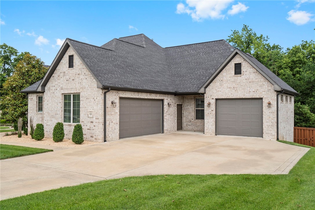 Oak Tree Centerton - Residential