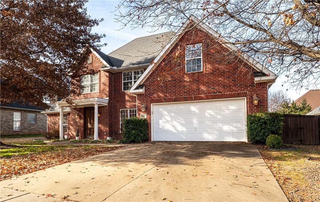 Beautiful 5 bedroom home move in ready! Welcome your family home, offering spacious living with a convenient location just minutes from the interstate! There are 2 bedrooms including master on main level. Remaining rooms are upstairs. The back yard is HUGE. You dont want to miss this opportunity in the Clabber Creek subidivion.