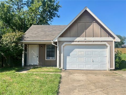 Photo of 10 Brookhaven Court, Bentonville, AR 72712 (MLS # 1335611)